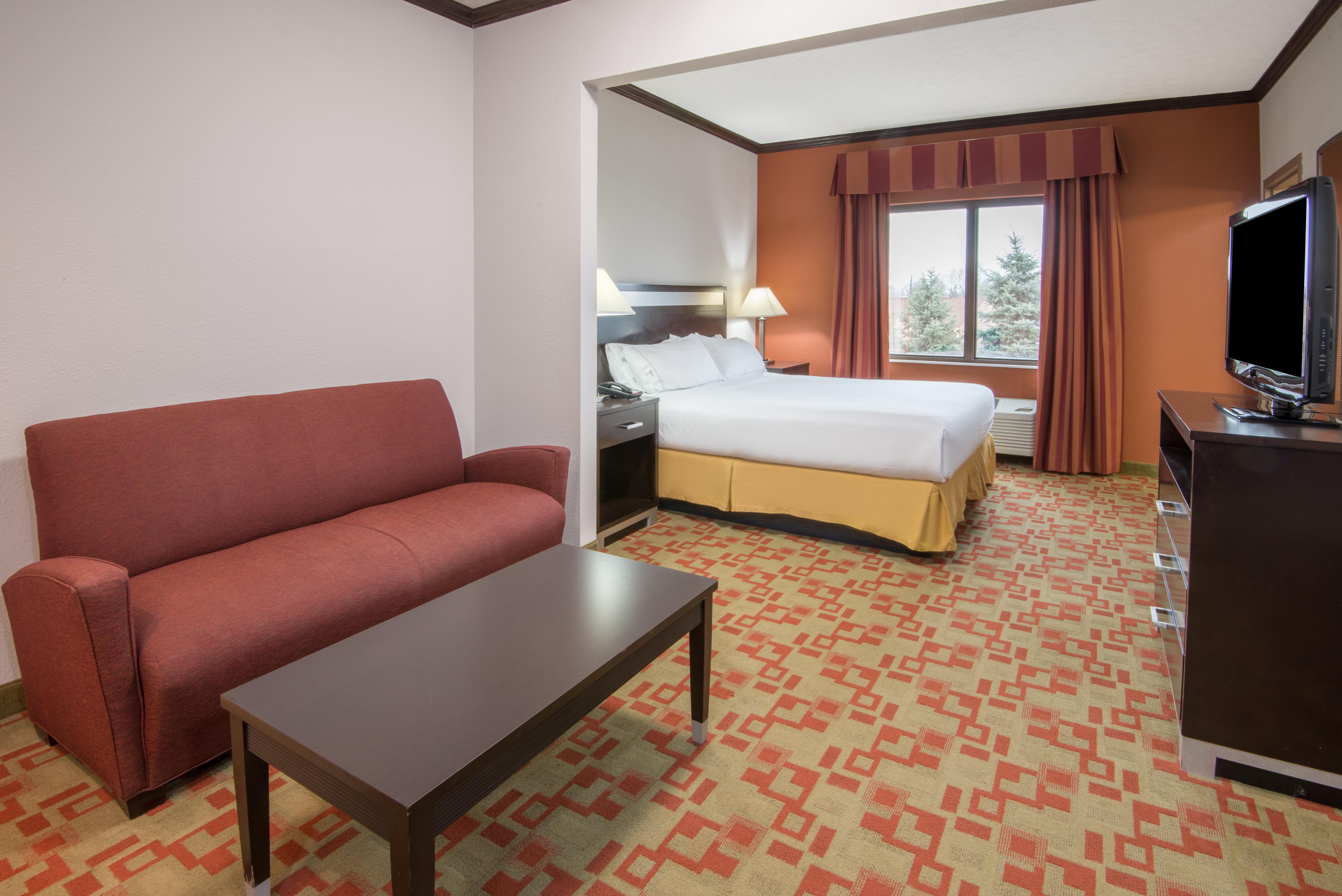 Holiday Inn Express Cleveland Airport - Brook Park By Ihg Экстерьер фото