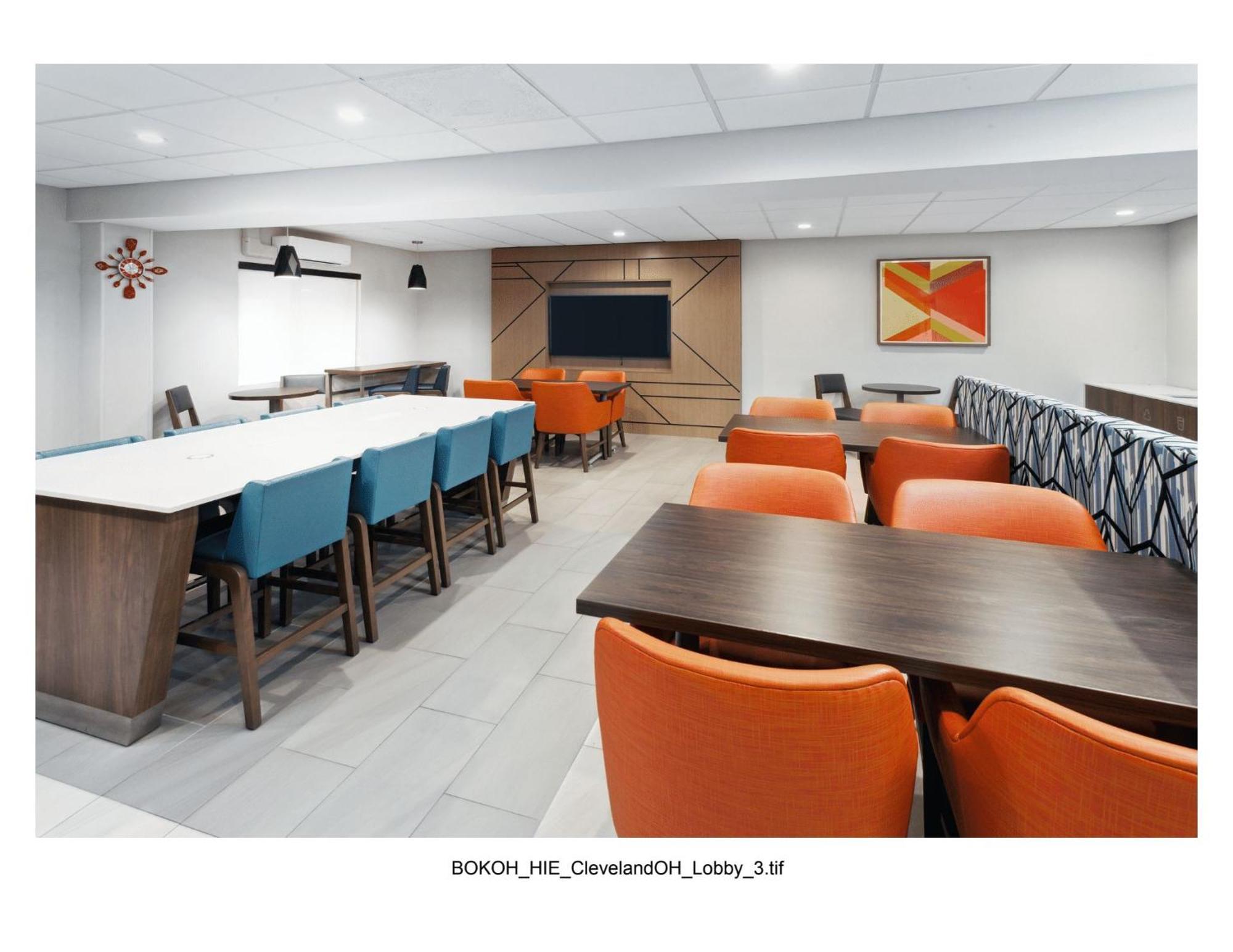 Holiday Inn Express Cleveland Airport - Brook Park By Ihg Экстерьер фото